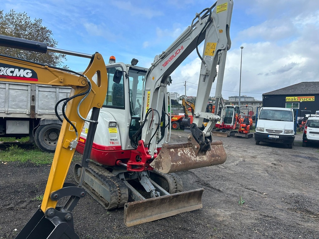 TAKEUCHI TB230