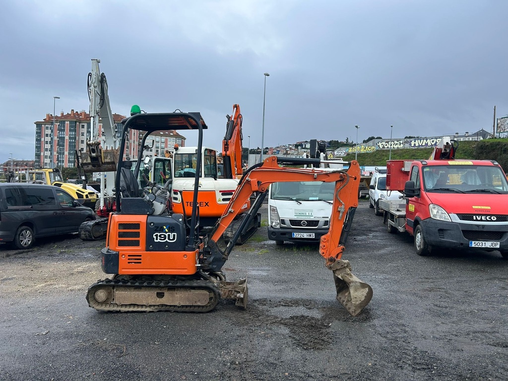 Hitachi zx19u