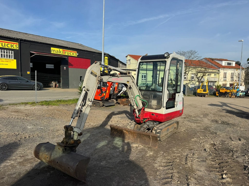 Takeuchi tb016