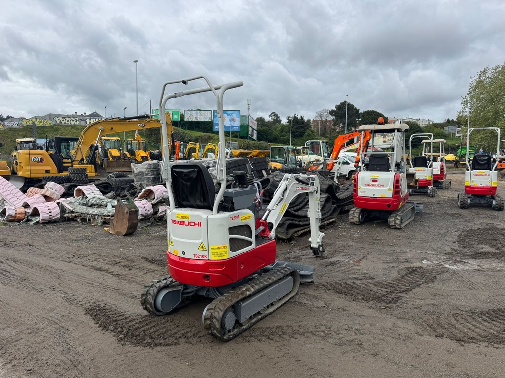 TAKEUCHI TB210R