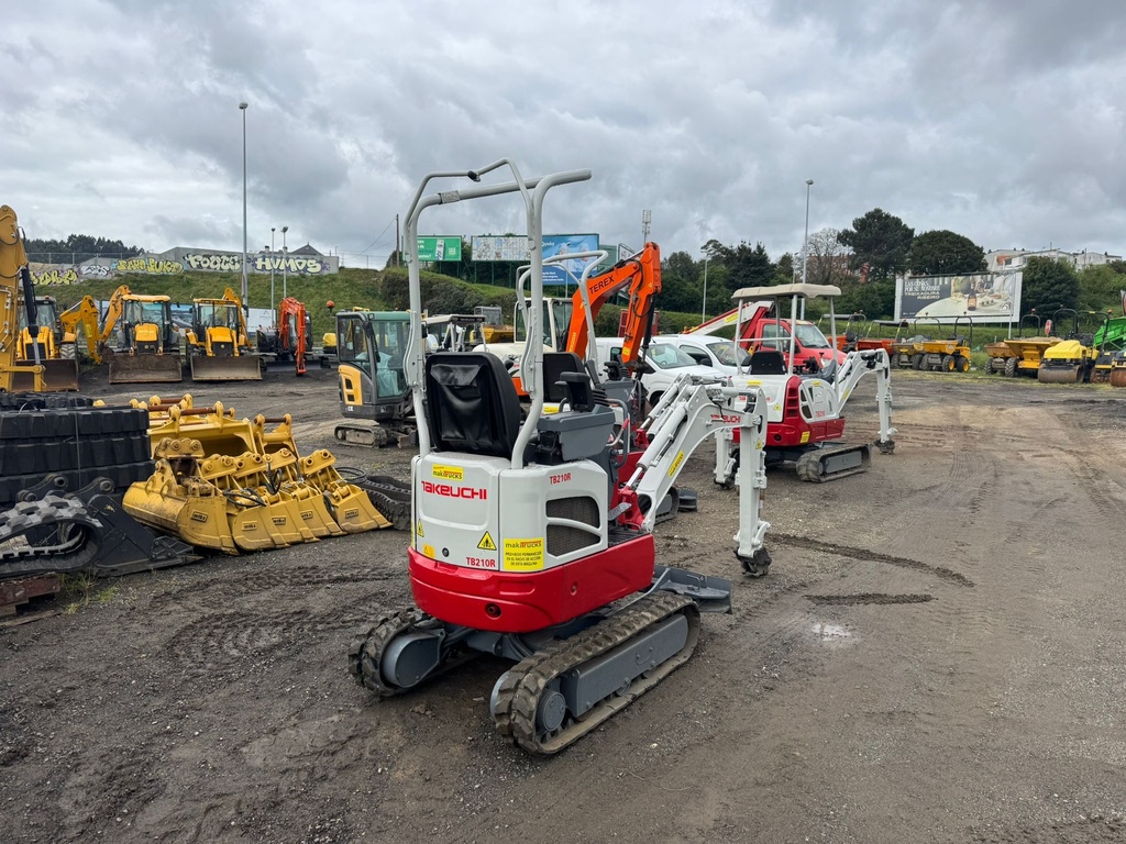 TAKEUCHI TB210R