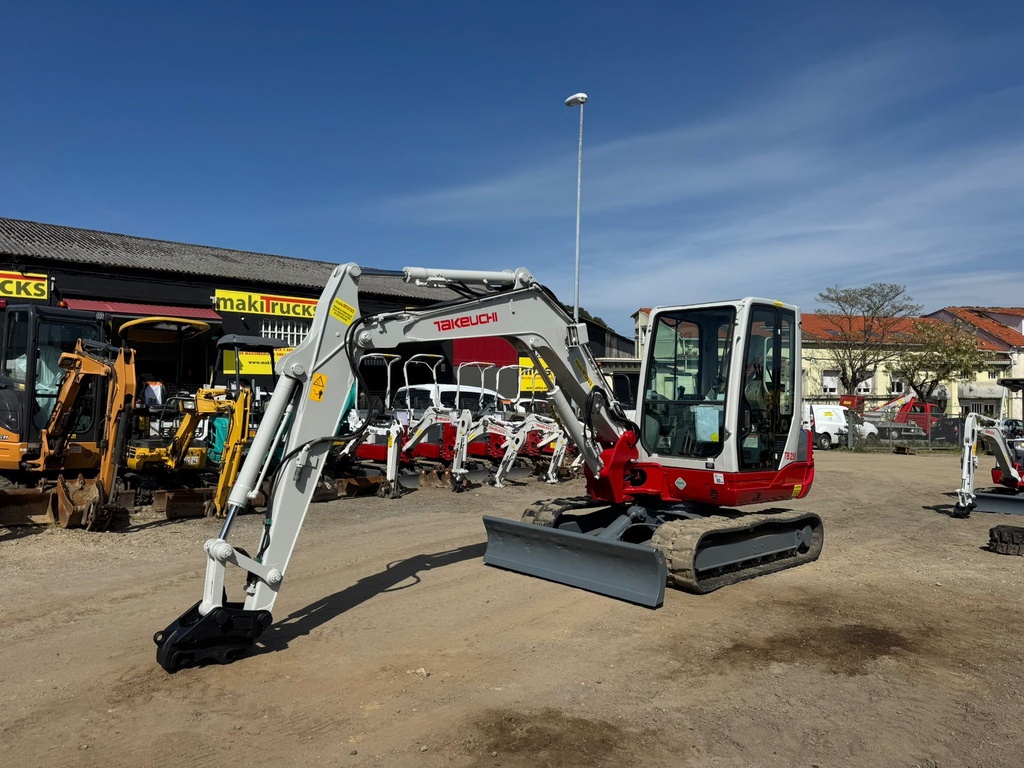 TAKEUCHI TB250