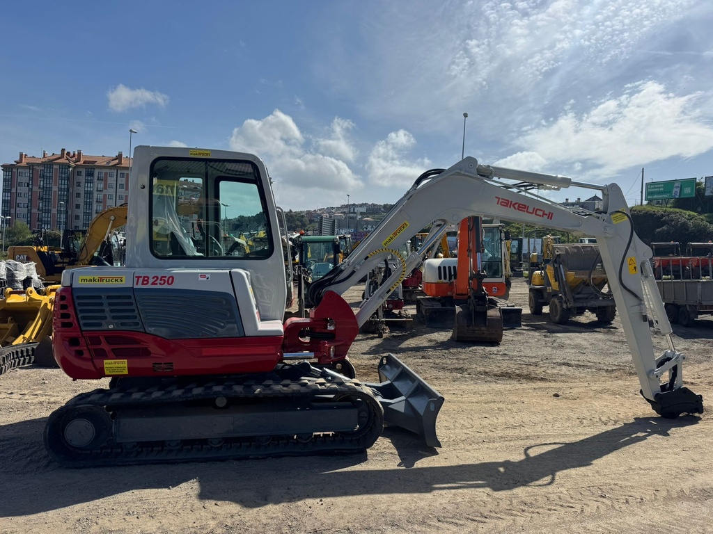 TAKEUCHI TB250