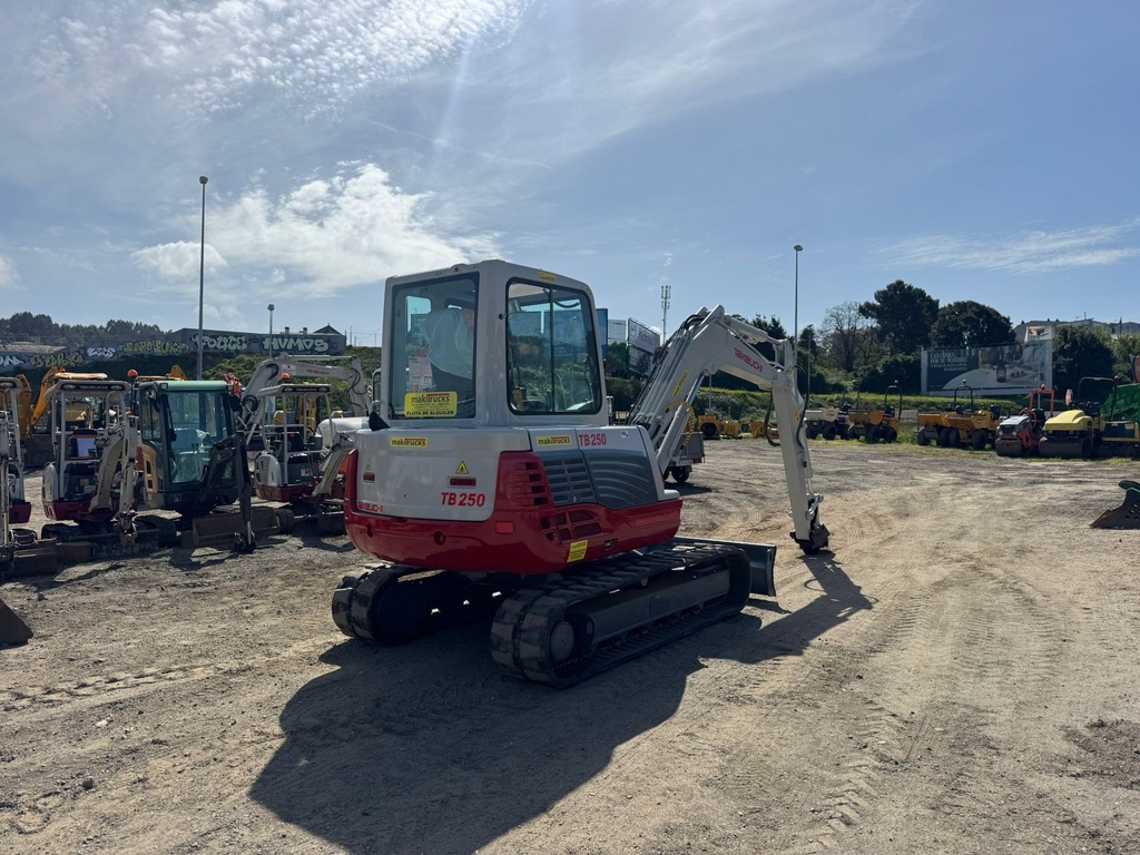 TAKEUCHI TB250