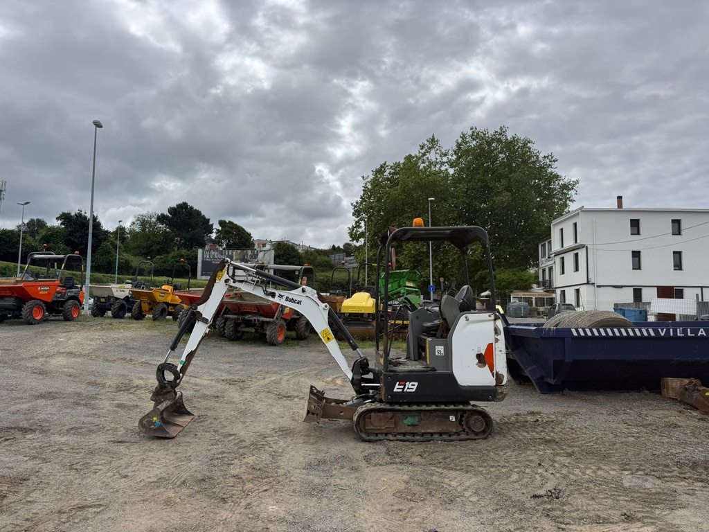 BOBCAT E19 