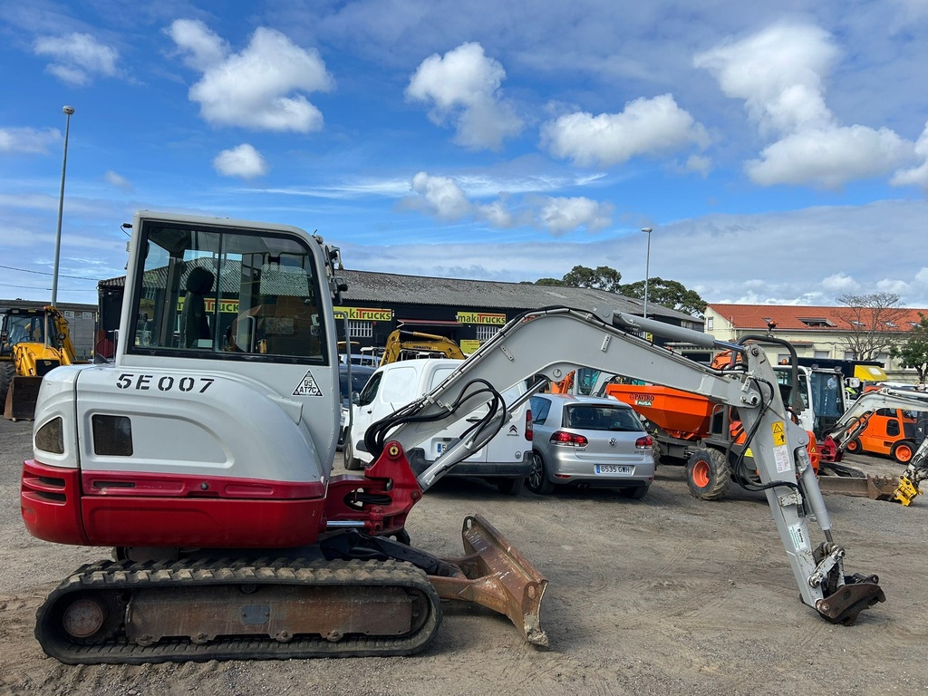 Takeuchi TB240