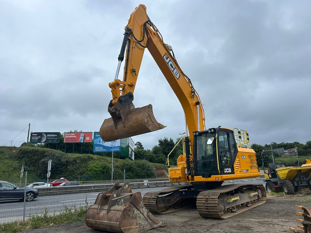JCB 220 XLC