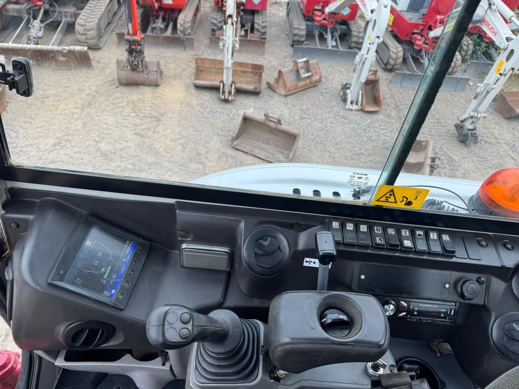 TAKEUCHI TB230