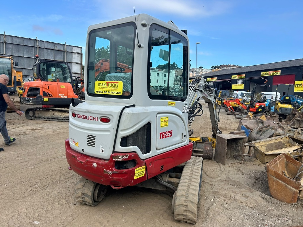 TAKEUCHI TB225