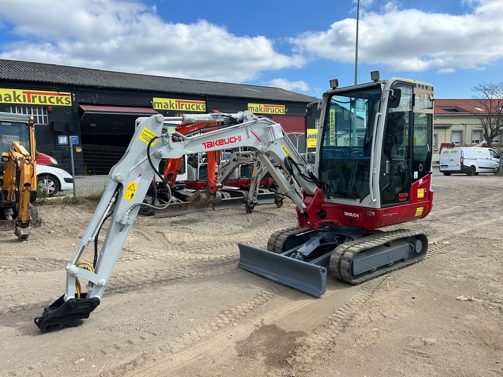 Takeuchi TB230