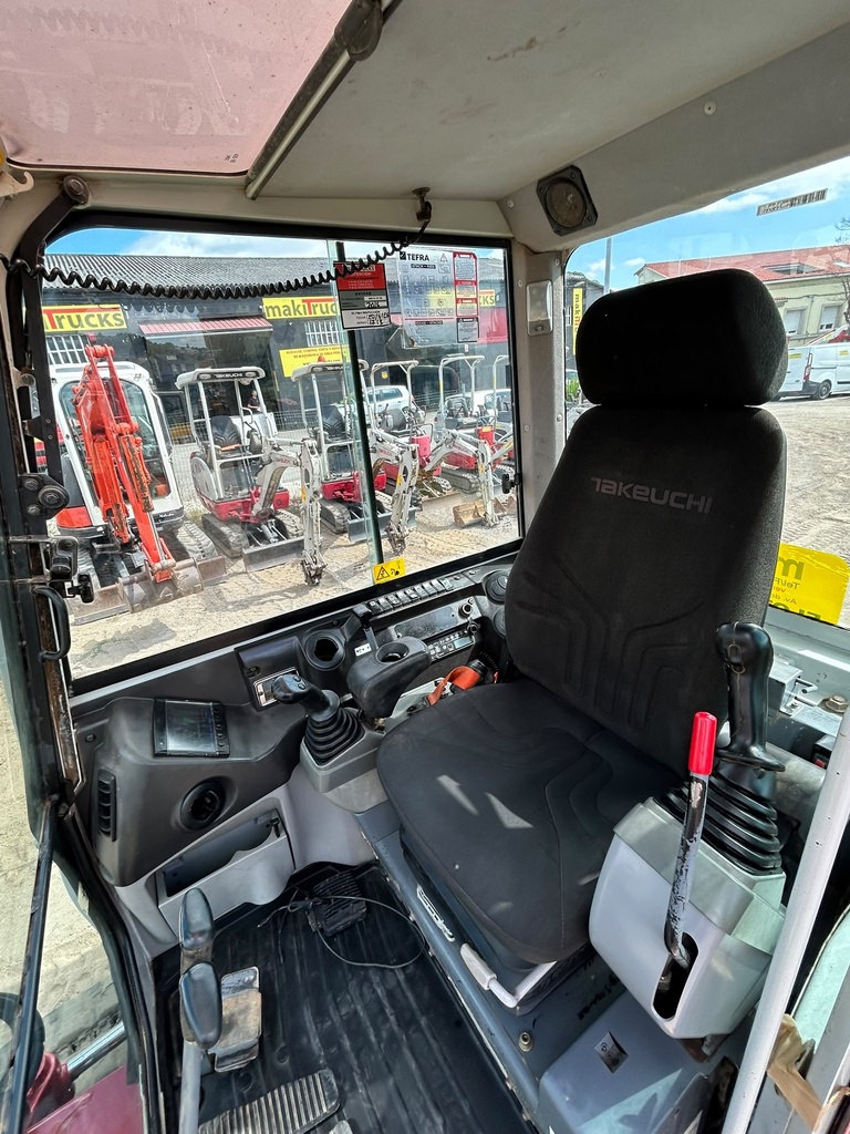Takeuchi TB230