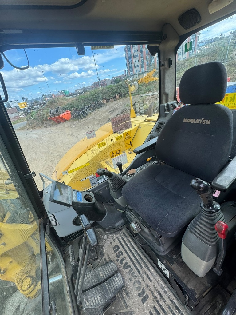 KOMATSU PC118 MR