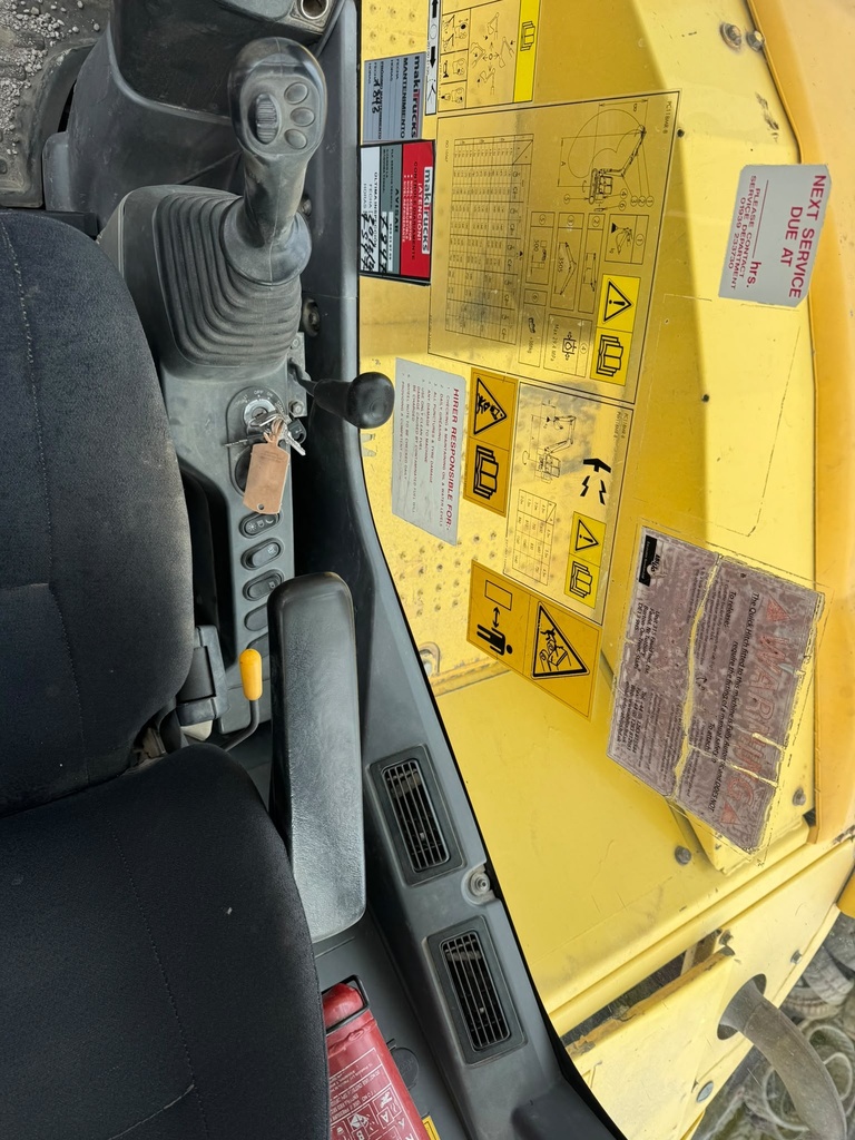 KOMATSU PC118 MR