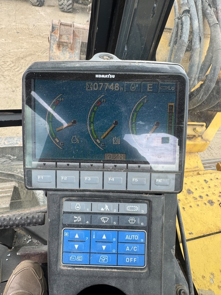 KOMATSU PC118 MR
