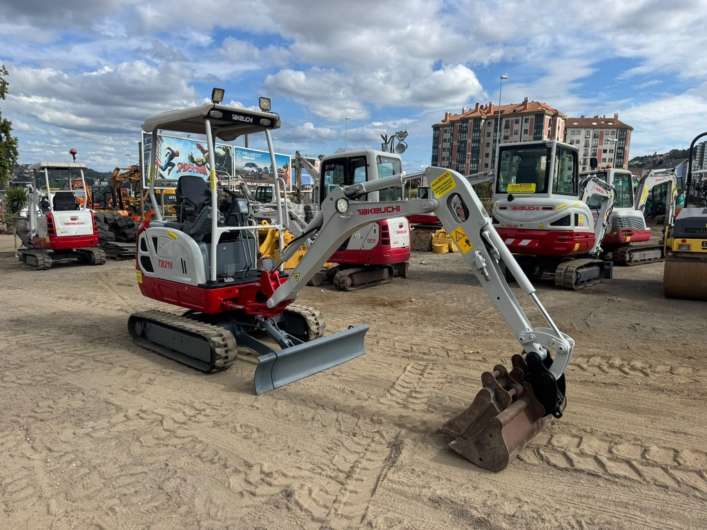 TAKEUCHI TB216
