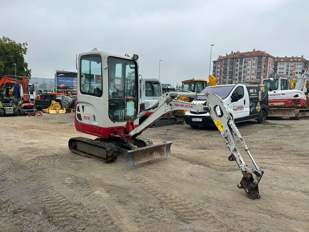 TAKEUCHI TB216