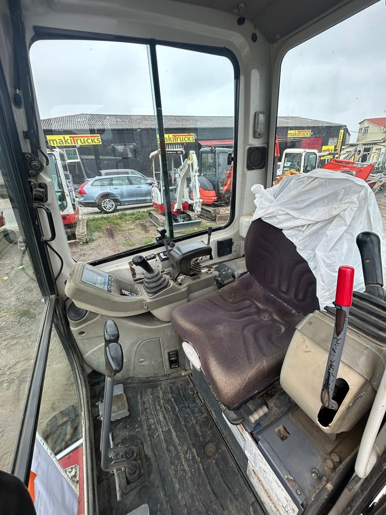TAKEUCHI TB216