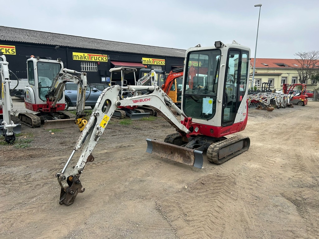 TAKEUCHI TB216