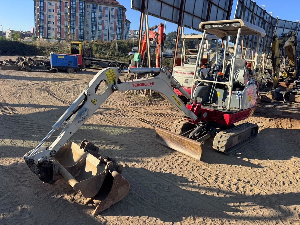 TAKEUCHI TB216