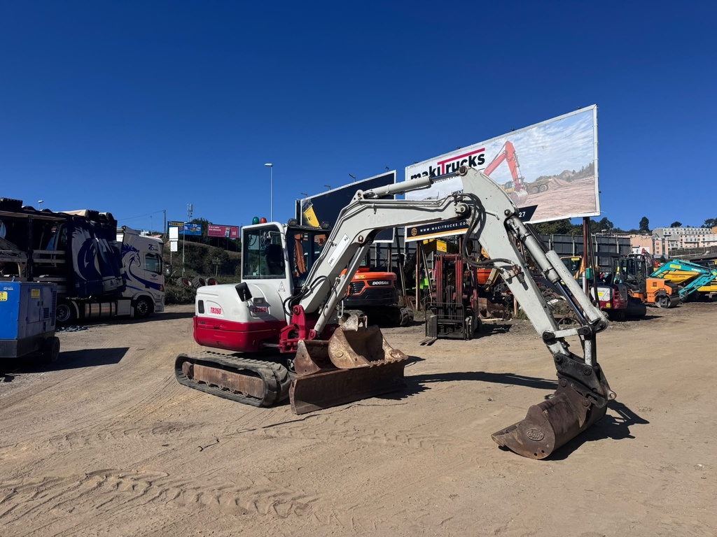 TAKEUCHI TB260