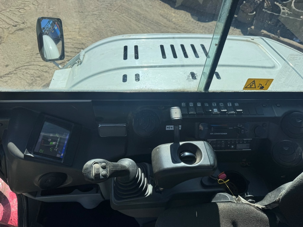 TAKEUCHI TB260