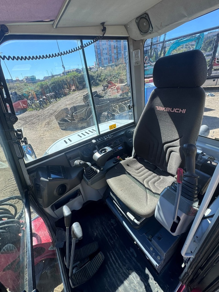 TAKEUCHI TB260