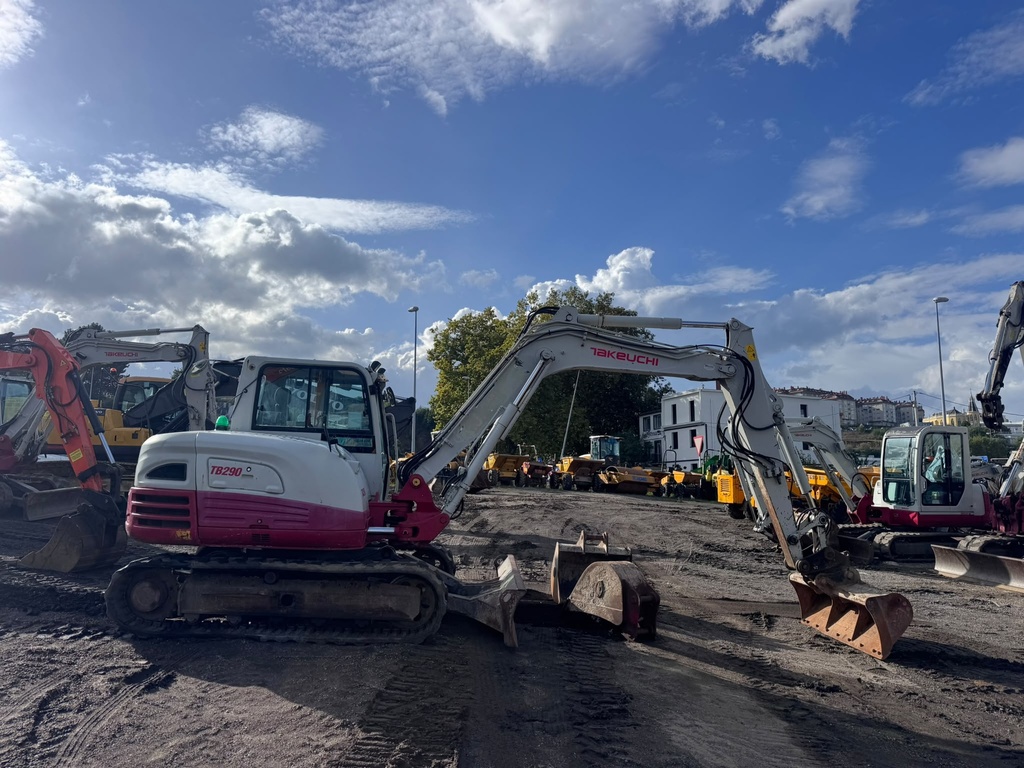 TAKEUCHI TB290