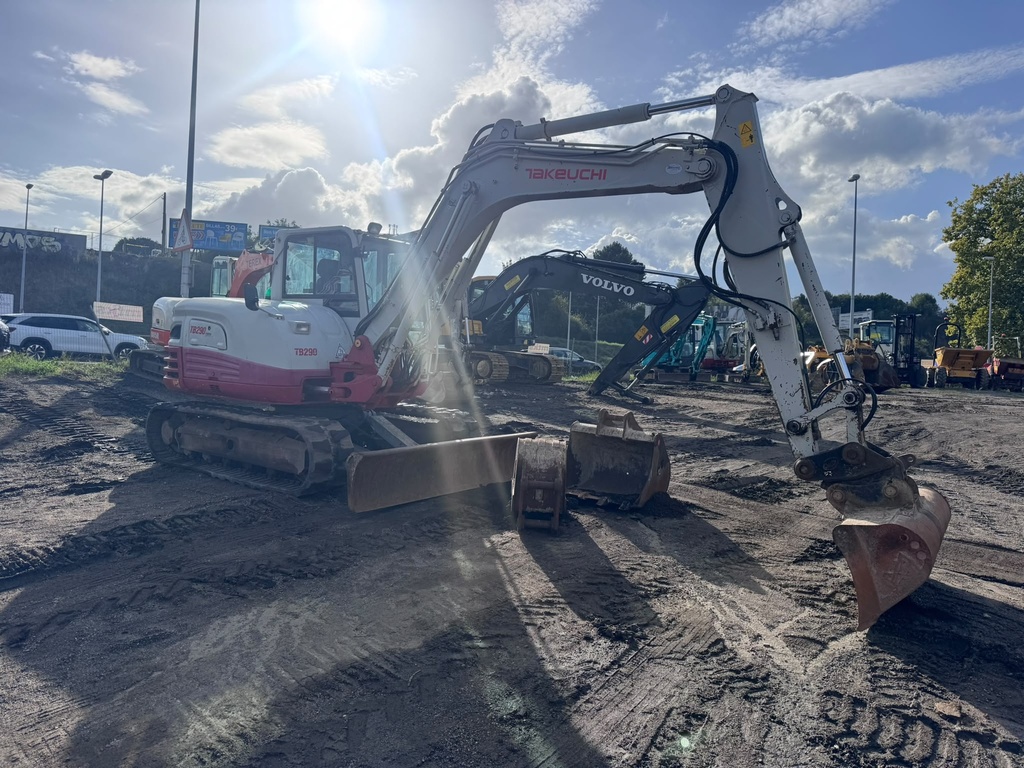 TAKEUCHI TB290