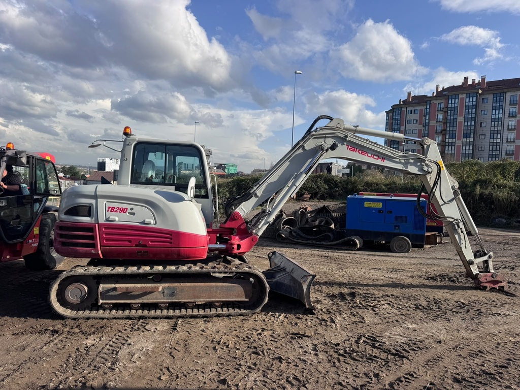 TAKEUCHI TB290