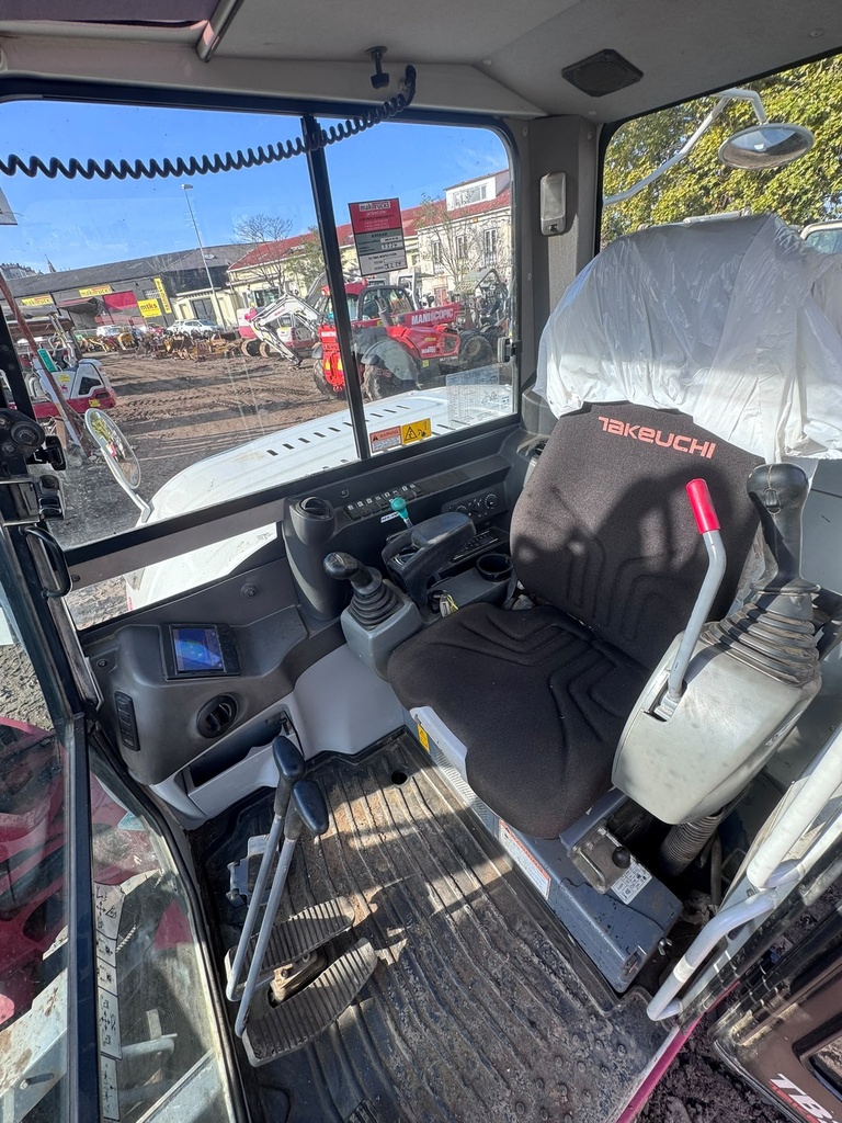 TAKEUCHI TB290