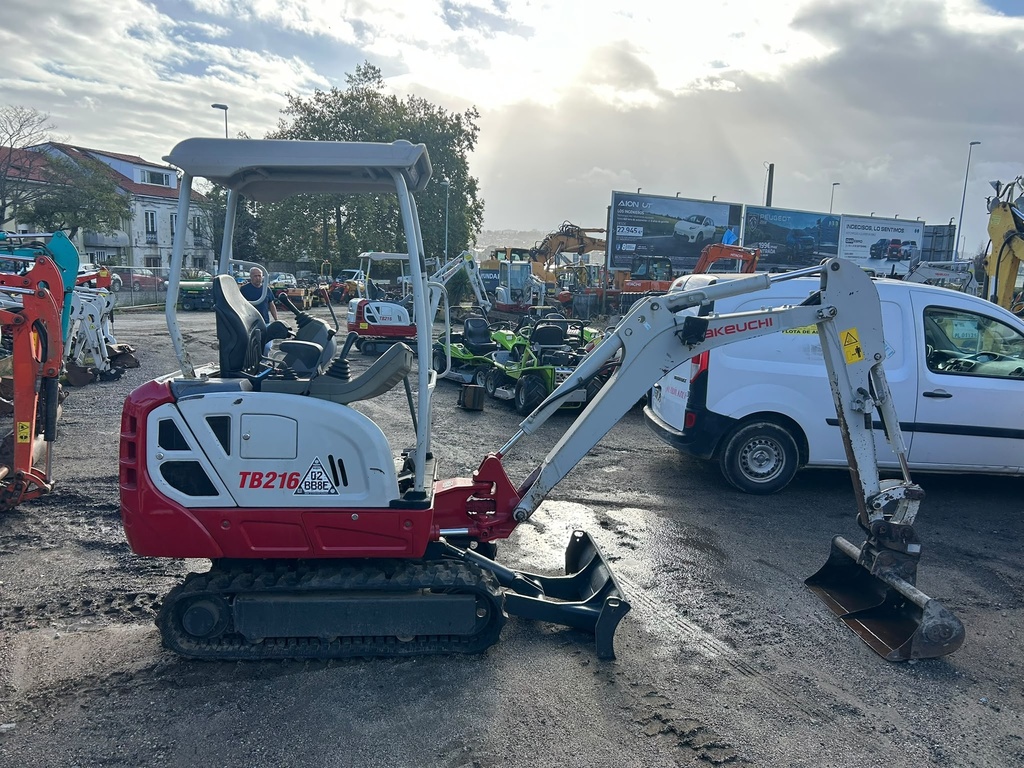TAKEUCHI TB216