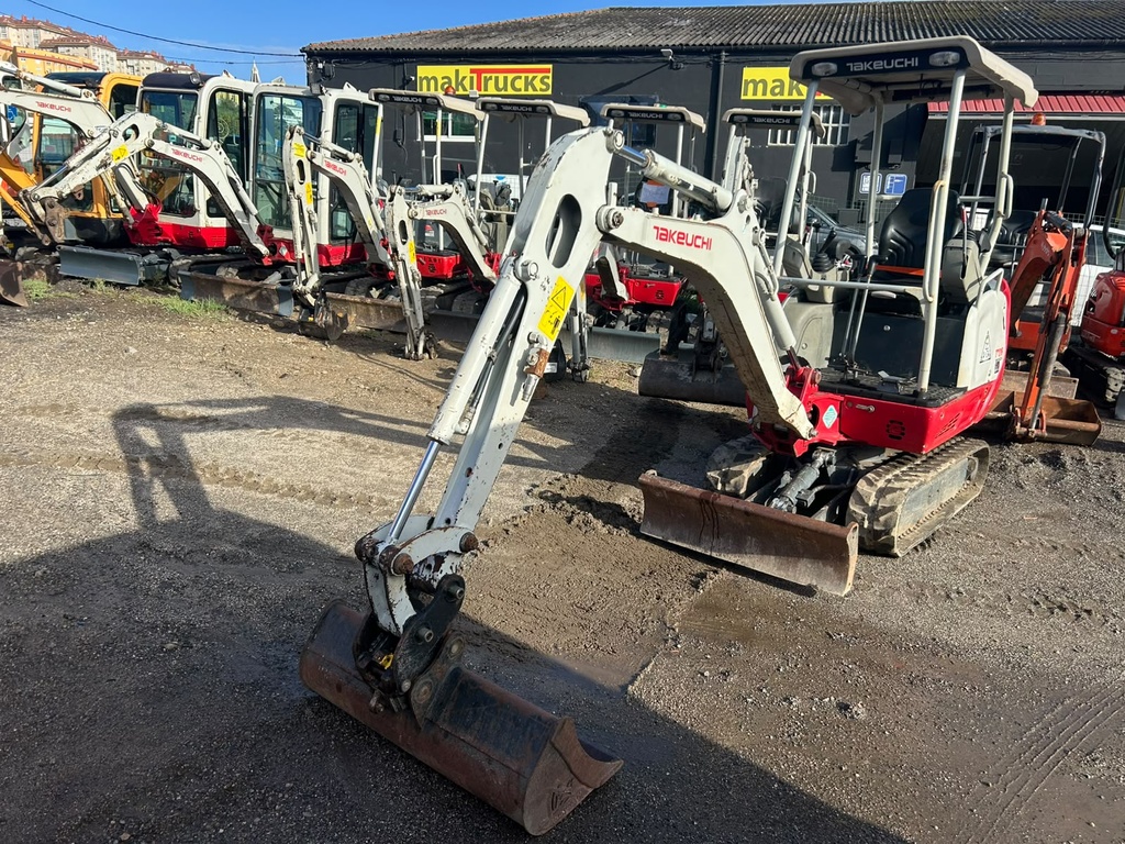 TAKEUCHI TB216