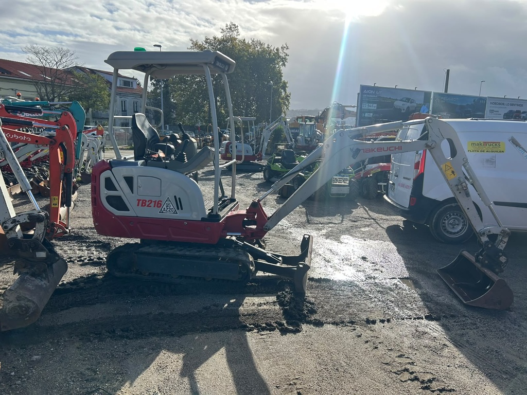 TAKEUCHI TB216