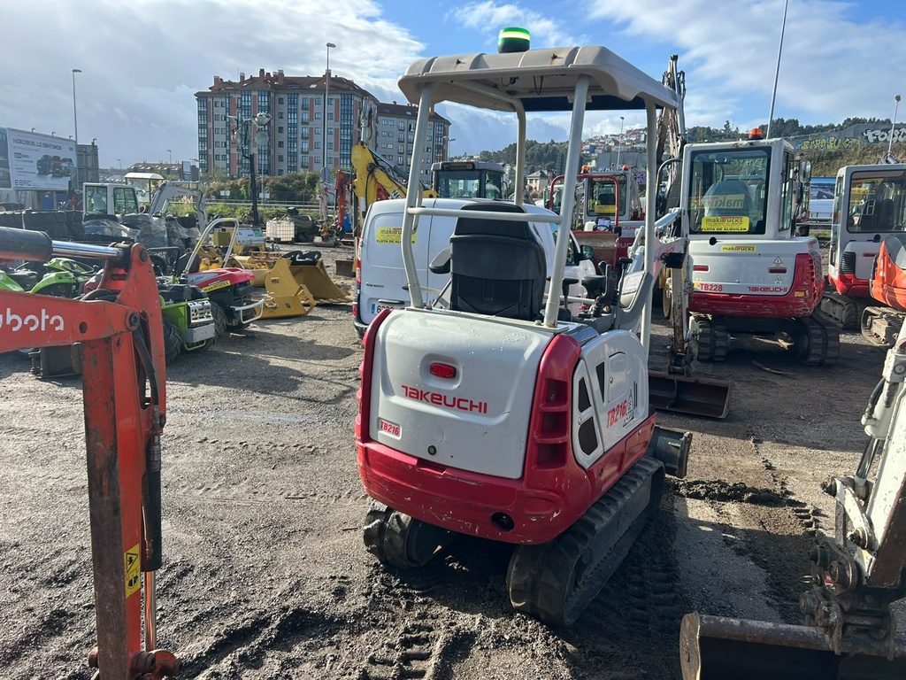 TAKEUCHI TB216