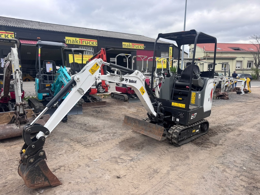 BOBCAT E17