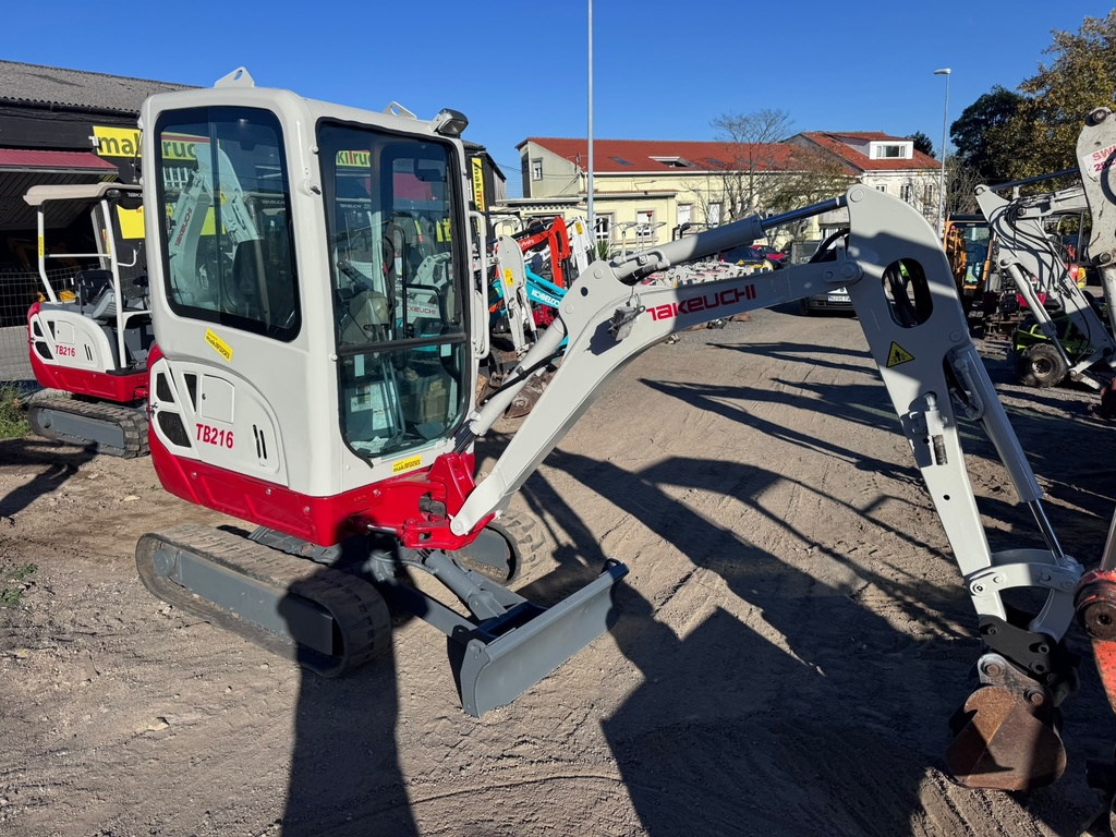 TAKEUCHI TB216