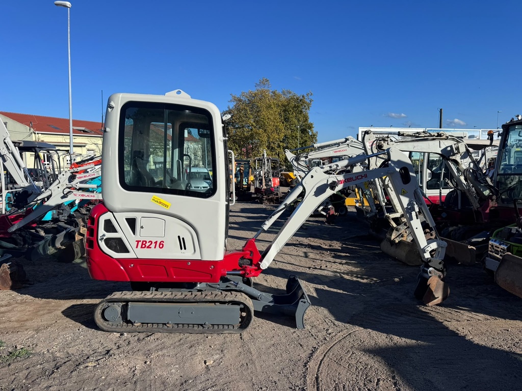 TAKEUCHI TB216