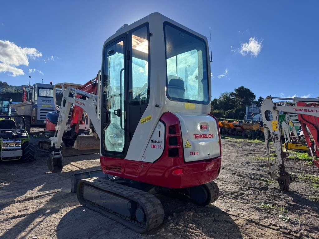 TAKEUCHI TB216