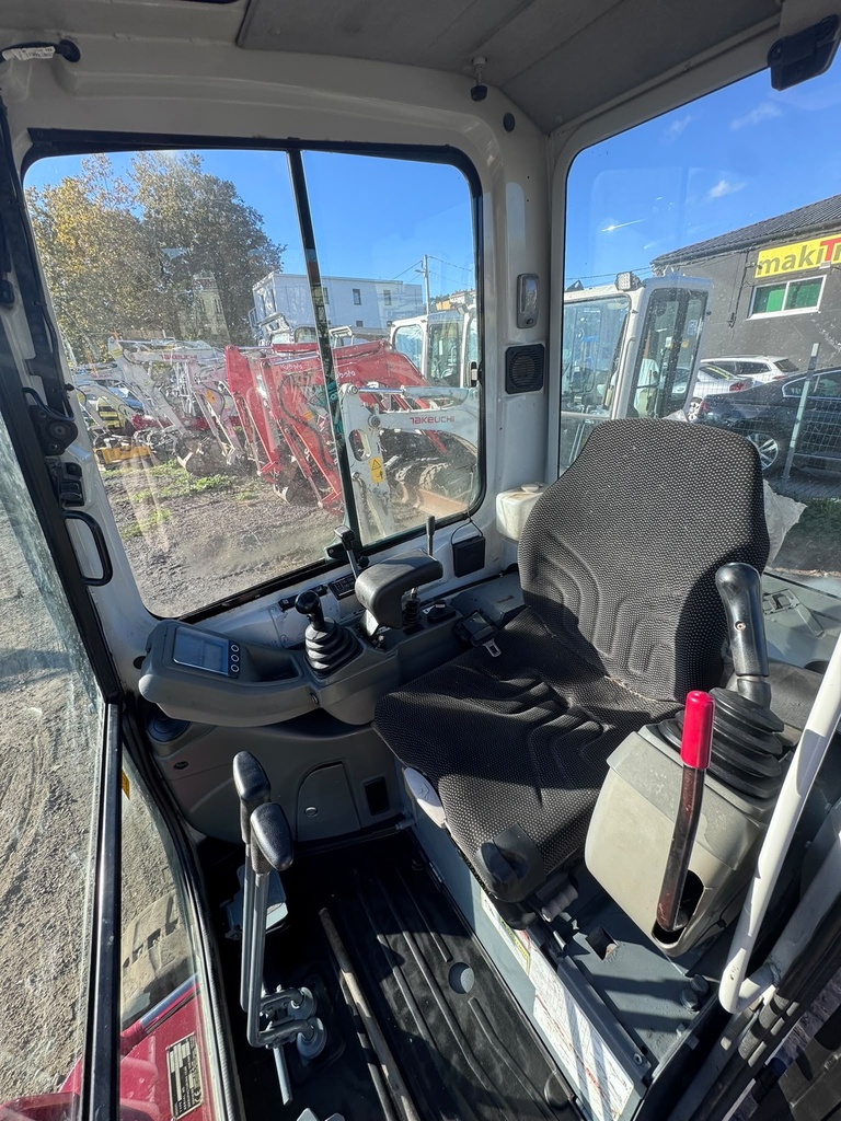 TAKEUCHI TB216