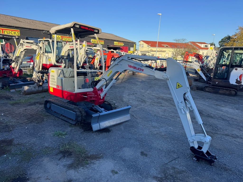 TAKEUCHI TB016