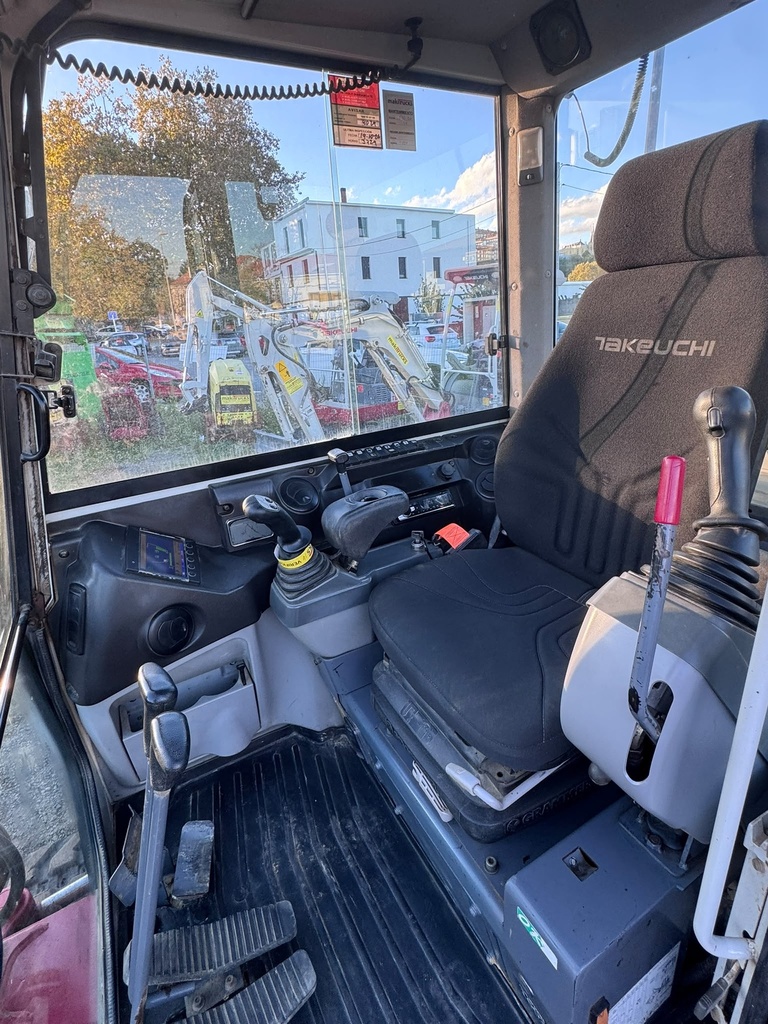 TAKEUCHI TB230