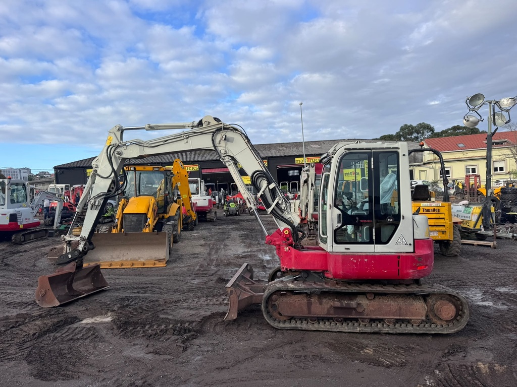 TAKEUCHI TB180FR