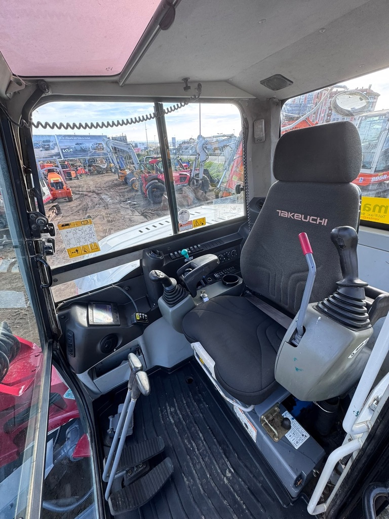 TAKEUCHI TB290