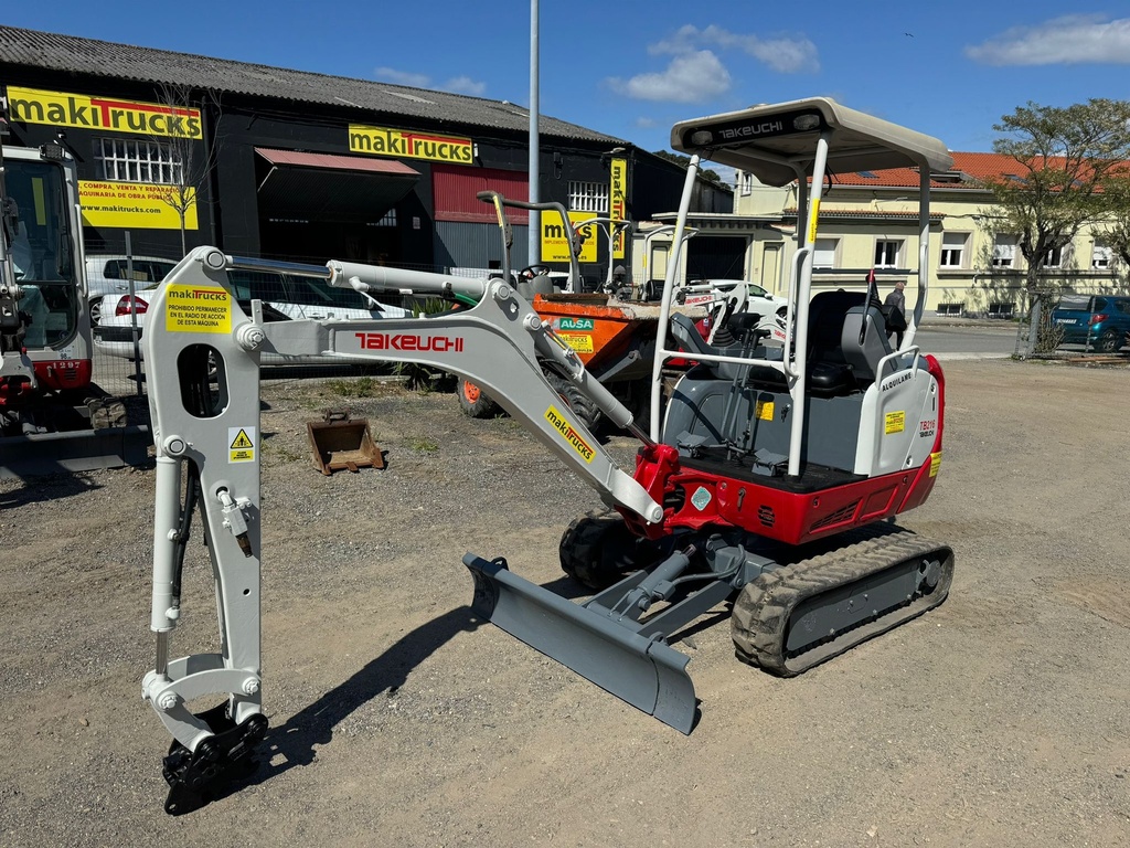 TAKEUCHI TB 216