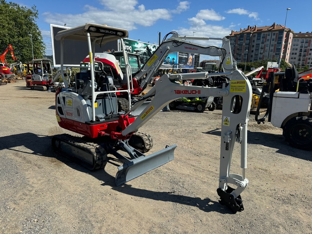TAKEUCHI TB 216