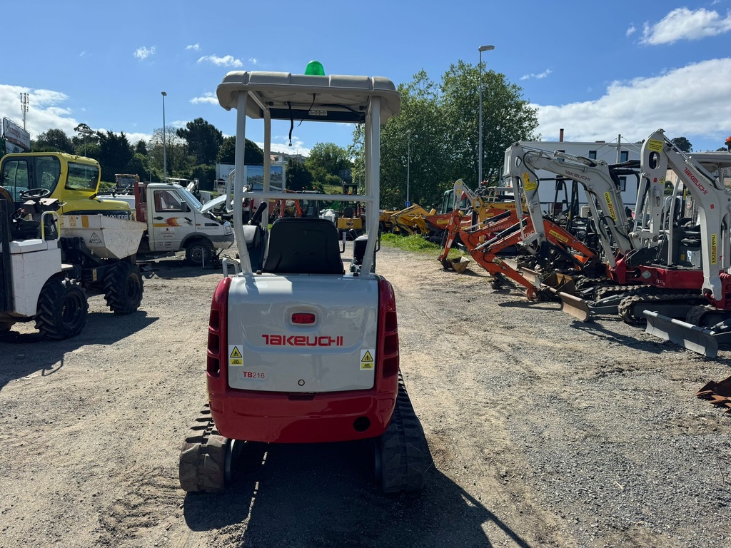 TAKEUCHI TB 216