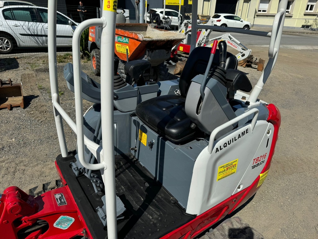 TAKEUCHI TB 216