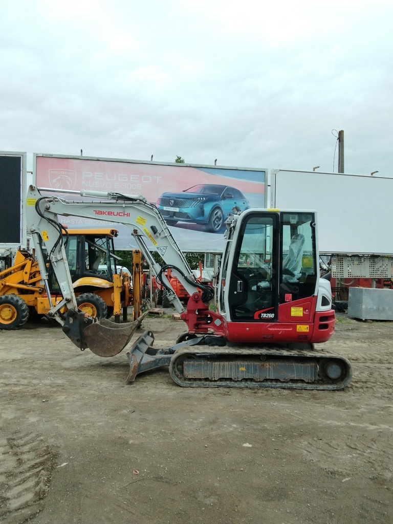 TAKEUCHI TB260