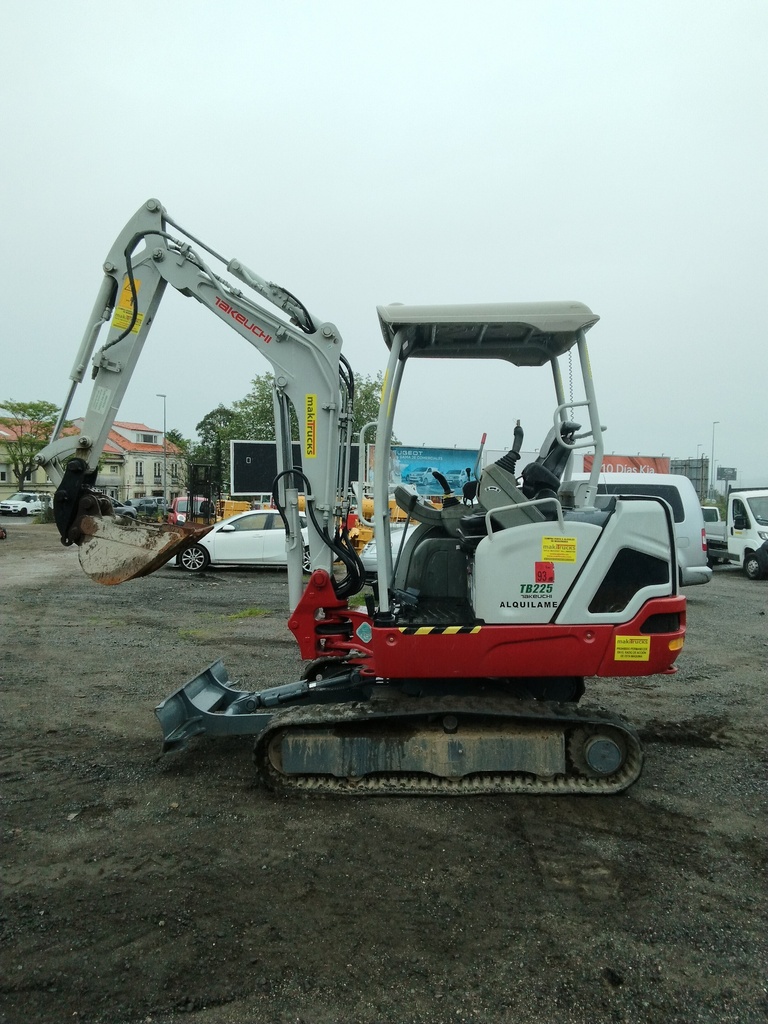 TAKEUCHI TB225