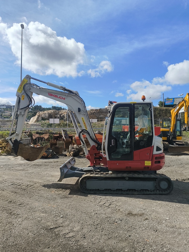 TAKEUCHI TB260
